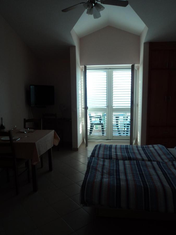 Apartments Delfini Sveti Filip i Jakov Luaran gambar