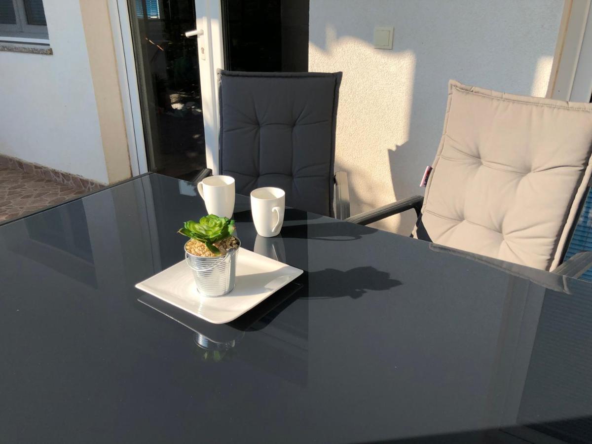 Apartments Delfini Sveti Filip i Jakov Luaran gambar